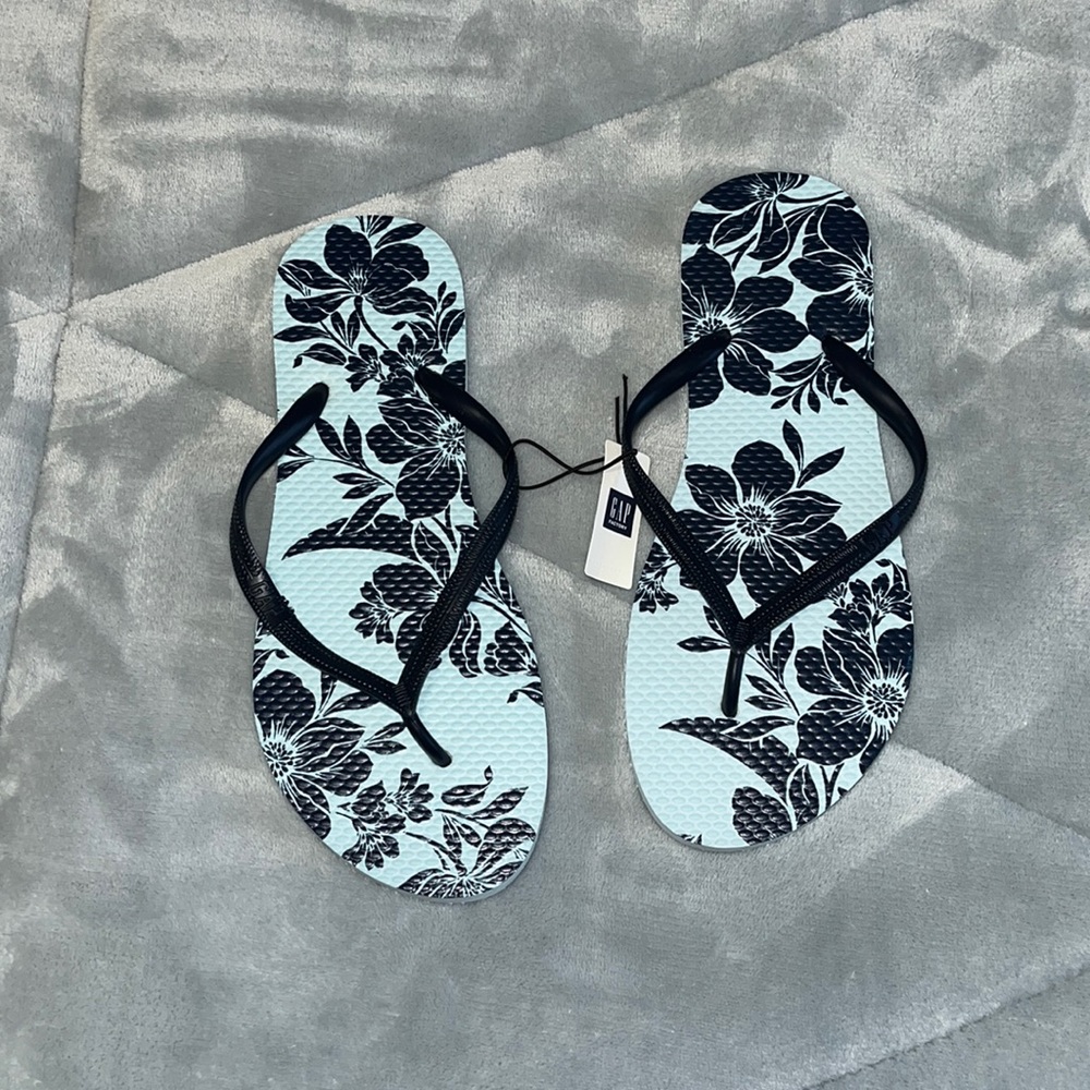 Gap sandals